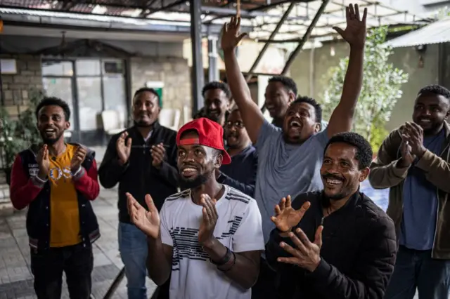 Maaraatoonii Olompikii Paaris ummati Itoophiyaa biyya keessaafi alaa haala ho'aan hordofaa ture