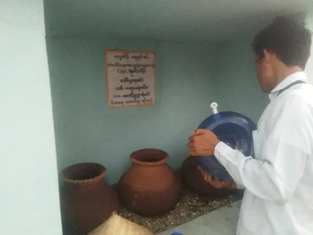 ရေနံချောင်း၊ ရေချမ်းစင်၊ ဇရပ်ဆောက်