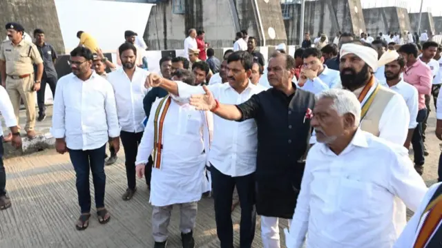 మేడిగడ్డపై సమీక్ష 