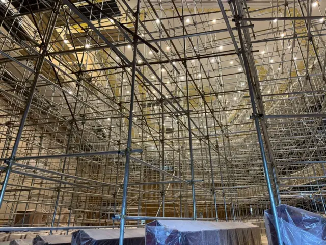 လွှတ်တော်တည်ဆောက်ရေးလုပ်ငန်းခွင်