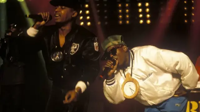 Chuck D e Flavor Flav do Public Enemy se apresentando no Festivaljogos que mais pagam no betanoJazzjogos que mais pagam no betanoMontreuxjogos que mais pagam no betano1988