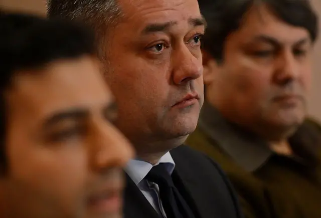 পাকিস্তানের সাবেক সামরিক শাসক পারভেজ মুশাররফ এর পক্ষেও আইনজীবী ছিলেন টবি ক্যাডম্যান। 