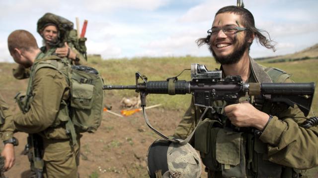 Netzah Yehuda askerlerinin eğitimi, 2014