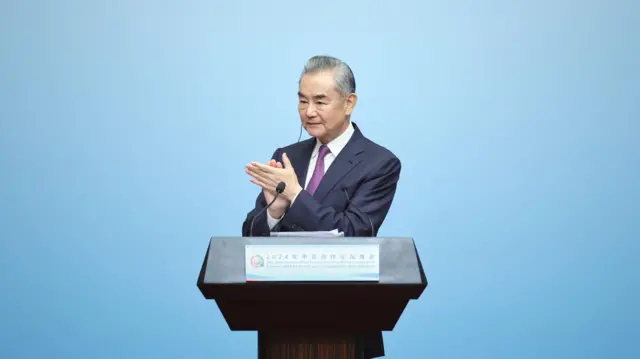 ဝန်ကြီးဝမ် နေပြည်တော်ကို သြဂုတ်လ လလယ်ပိုင်းမှာ ရုတ်တရက် ရောက်လာပြီးတဲ့နောက် တရုတ်ရဲ့ ရပ်တည်မှု အရွေ့တွေ ထင်ရှားလာခဲ့