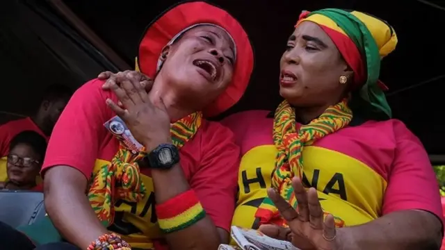 Abakunzi be n'abo mu muryango we bari mu gahinda