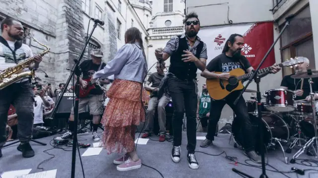 "Мертвий півень" з Рокецьким