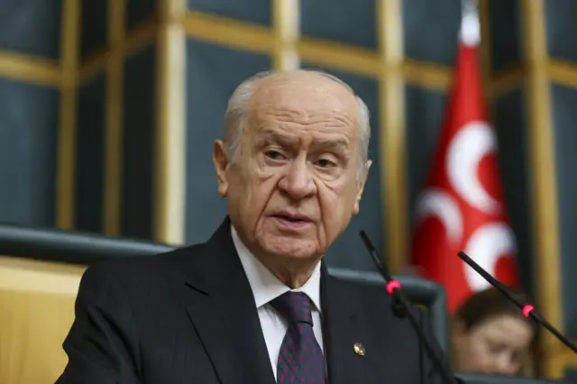 MHP lideri Bahçeli 14 Şubat'taki grup toplantısında "Kimse kusura bakmasın, 'devlet yok' diyen karakter yoksulları, iç işgal cephesinde konuşlanmış işbirlikçi sefillerdir" dedi