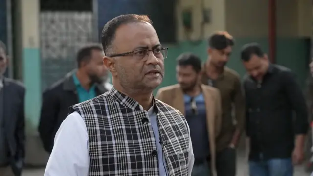 পঞ্চগড়-১ আসনের স্বতন্ত্র প্রার্থী আওয়ামী লীগ নেতা আনোয়ার সাদাত সম্রাট