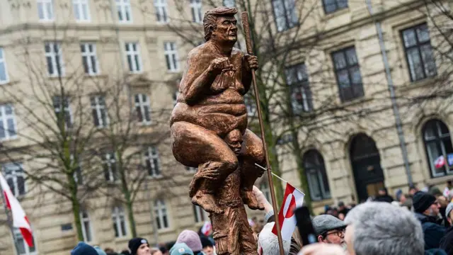 Протестующие перед американским посольством в Дании во время акции в поддержку Гренландии 17 января 2026 года в Копенгагене, Дания.