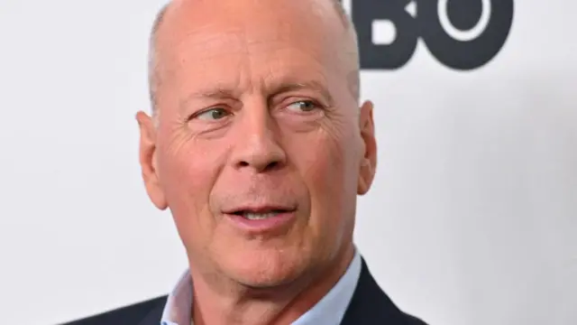 Bruce Willis sorrindostorm slotevento