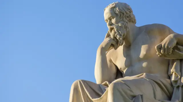 सॉक्रेटिसचा पुतळा 