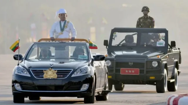 စစ်ခေါင်းဆောင် ဗိုလ်ချုပ်မှူးကြီး မင်းအောင်လှိုင် 