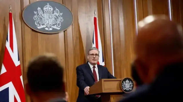 බ්‍රිතාන්‍ය අගමැතිවරයා ඉරානය සම්බන්ධයෙන් අදහස් දක්වමින් 