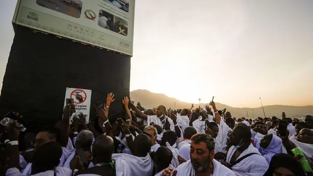 حجاج على جبل عرفات