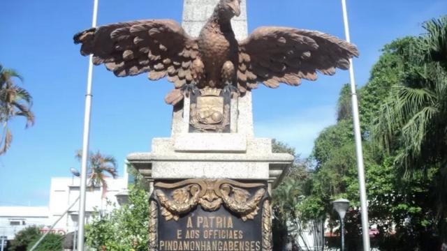 Monumento alusivo à passagem de D. Pedro em Pindamonhangaba