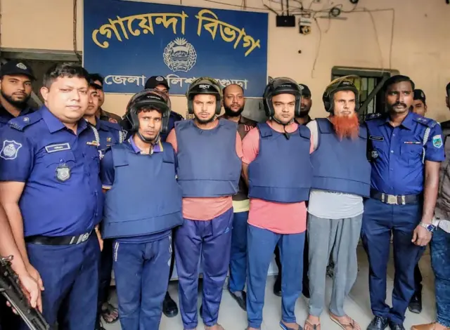 মৃত্যুদণ্ডপ্রাপ্ত চার কয়েদি পালানোর আধাঘন্টার মধ্যে পুলিশের হাতে ধরা পড়ে