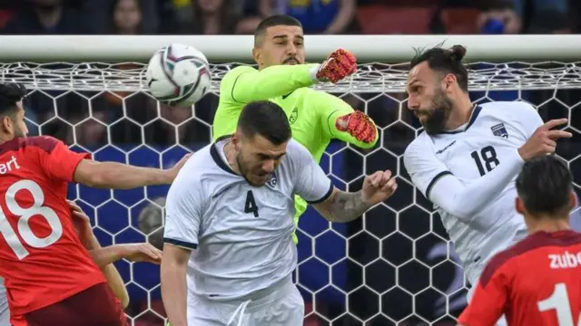 Kosovski golman Arijanet Murići je na pozajmici u italijanskom Sasuolu iz Ipsvič Tauna, dok je Vedat Murići (broj 18) njihov najbolji strelac