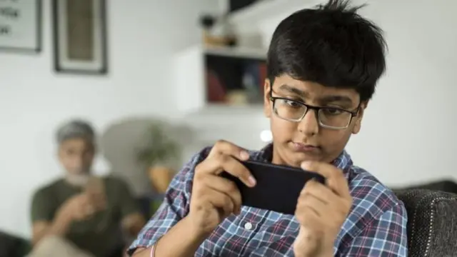 लहान मुलगा
