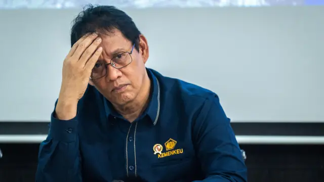 Menteri Keuangan Purbaya Yudhi Sadewa menjawab pertanyaan wartawan saat konferensi pers di Kantor Kementerian Keuangan, Jakarta, Rabu (5/8/2026). 