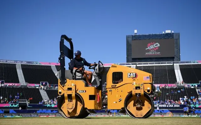 "මේක විස්සයි 20 තරග ක්‍රීඩා කරන්න හොද තණ තීරුවක් නෙමෙයි. ඒක තමයි බොහෝ අයගේ අදහස. මගේ අදහසත් ඒකමයි." ඔහු වැඩිදුරටත් පැවසුවේය.