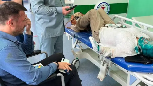 Alexander Nemov dan Yelena Milashina awalnya dirawat di rumah sakit di Grozny sebelum dipindahkan dari Chechnya