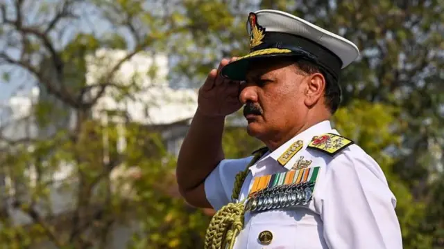 भारतीय नौदल प्रमुख, ॲडमिरल दिनेश कुमार त्रिपाठी म्हणाले की ऑपरेशन सिंदूरच्या वेळेस भारतीय नौदल समुद्रातून 'काही मिनिटांतच' पाकिस्तानविरोधात कारवाई करणार होतं