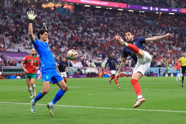 Коргоочу Тео Эрнандес оюндагы эсепти ачты