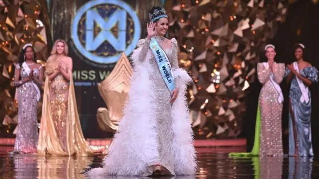 મિસ વર્લ્ડ 2025, મિસ થાઇલૅન્ડ ઓપાલા સુચાતા, હૈદરાબાદમાં સ્પર્ધા, મિસ વર્લ્ડ સ્પર્ધા વિવાદ, સોનુ સૂદ, નમ્રતા શિરોડકર, બીબીસી ગુજરાતી આંતરરાષ્ટ્રીય સમાચાર