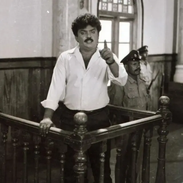 பெரிய மருது'படத்தில் பொன்னம்பலம், கேப்டன் சண்டைக்காட்சியில் நிறைய வால்ட் அடித்து பொன்னம்பலத்தை அடிப்பார்.