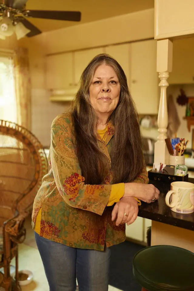 काही कारणामुळे महिला एलिट कंट्रोलर्स असण्याची शक्यता जास्त असते. लॉरीन विलेनबर्ग यांचा कर्करोगानं मृत्यू होण्याच्या काही काळ आधी त्यांना एचआयव्ही मुक्त घोषीत करण्यात आलं होतं.