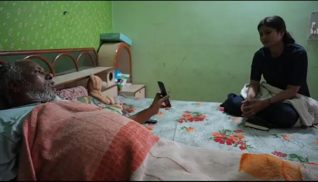 हादसे में घायल हुए कैब ड्राइवर अजीत.