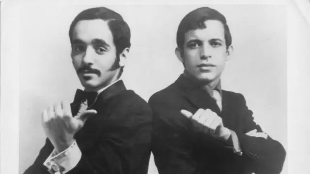 Willie Colón con Héctor Lavoe en una portada en blanco y negro de un vinilo de Fania Records.