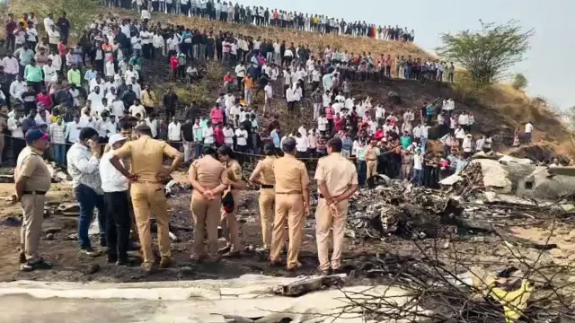 विमान क्रैश