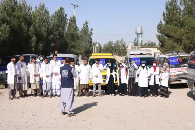 آمبولانس برای کمک به زلزله زدگان
