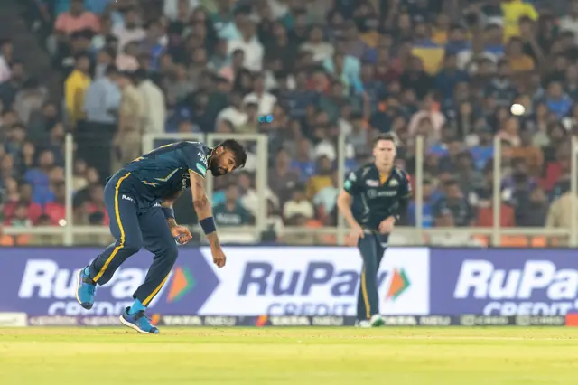 தோனி vs ஹர்திக்