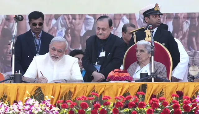 નરેન્દ્ર મોદી અને કમલા બેનીવાલ