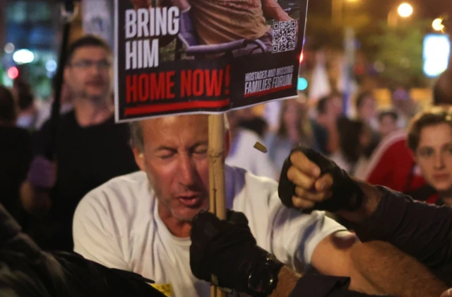 इसराइल में बंधकों को छुड़वाने के लिए विरोध प्रदर्शन हो रहे हैं.