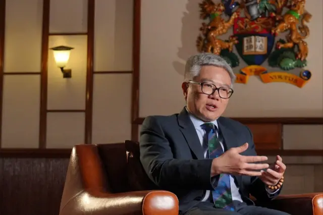 Giáo sư Ngô Bảo Châu đã rời Mỹ để sang Hong Kong làm việc và ông chia sẻ rằng gần đây có một số diễn biến đáng lo ngại về giáo dục, học thuật tại Mỹ