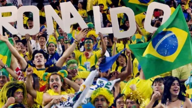 رونالدو از محبوب‌ترین بازیکنان تیم ملی برزیل در میان تماشاگران بود