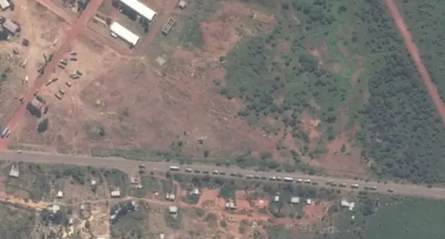 ኣስታት 20 ዝዀና ወተሃደራዊ መካይንን ኣውቶቡሳትን ዘርኢ ስእልታት ሳተላይት-ሰሜን ምዕራብ ትግራይ