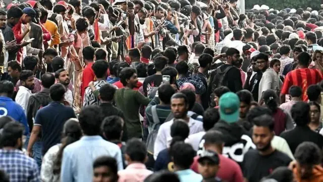 બીબીસી ગુજરાતી બેંગલુરુ આરસીબી ચિન્નાસ્વામી સ્ટેડિયમ ભાગદોડ ધક્કામુક્કી નાસભાગ ક્રિકેટ આઇપીએલ