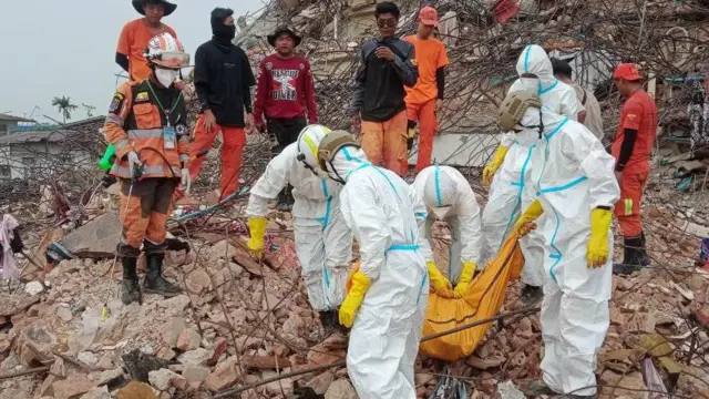 မေ ၁၃ ရက်က ရှာတွေ့တဲ့ မန္တလေးမြို့ Sky Villa က သေဆုံးသူ ရုပ်အလောင်း