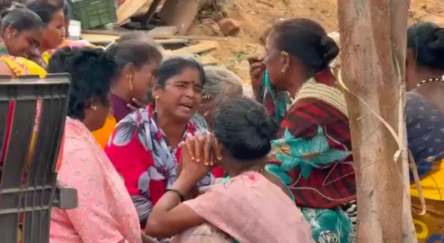 విశాఖ తీరం, మత్స్యకారుల గల్లంతు, బోటు బోల్తా, ఫింషింగ్ హార్బర్,బోటు IND-AP-MM-V5-83