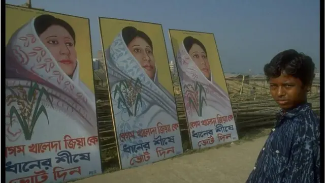 ১৯৯১ সালে নির্বাচনী প্রচারণার সময় খালেদা জিয়ার নির্বাচনী ফেস্টুন