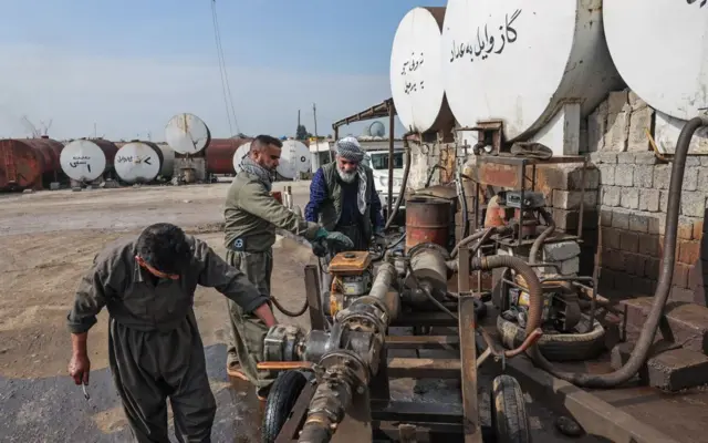 மோதல் காரணமாக ஹார்முஸ் ஜலசந்தி அடைக்கப்பட்டுள்ளதால் மத்திய கிழக்கில் உள்ள எண்ணெய் உற்பத்தியாளர்கள் குறிப்பிடத்தக்க சவால்களை எதிர்கொண்டுள்ளனர்.