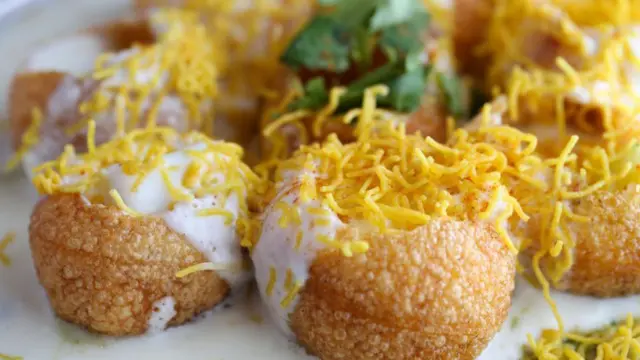 পুনের বিখ্যাত স্ট্রিট ফুড ‘সেও-বাটাটা-দহি-পুরি’