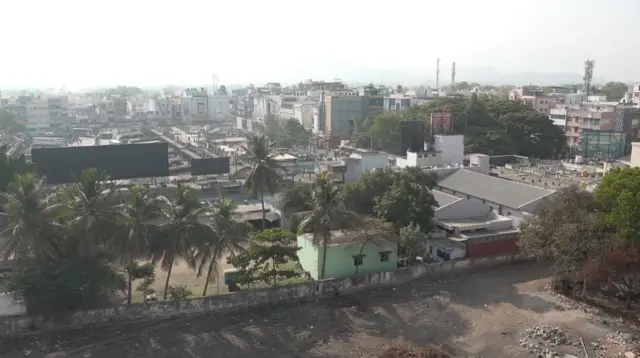 கடும் போட்டியை சந்திக்கும் தருமபுரி: களநிலவரம் என்ன?