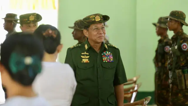 ၂၀၂၃ ခုနှစ်က စစ်တွေတပ်နယ်မှာတွေ့ရတဲ့ ဗိုလ်ချုပ်မှူးကြီး မင်းအောင်လှိုင် 