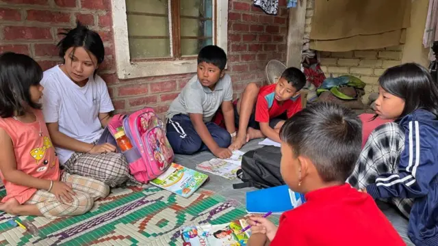 ఇంఫాల్‌లోని సహాయక శిబిరం