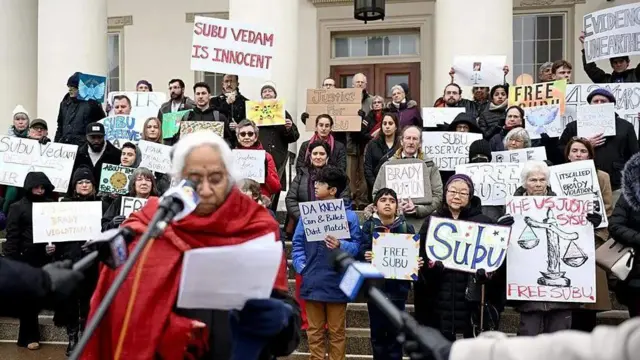 ਸੁਬੂ ਸੁਬੂ ਵੇਦਮ ਦੇ ਸਮਰਥੱਕ 